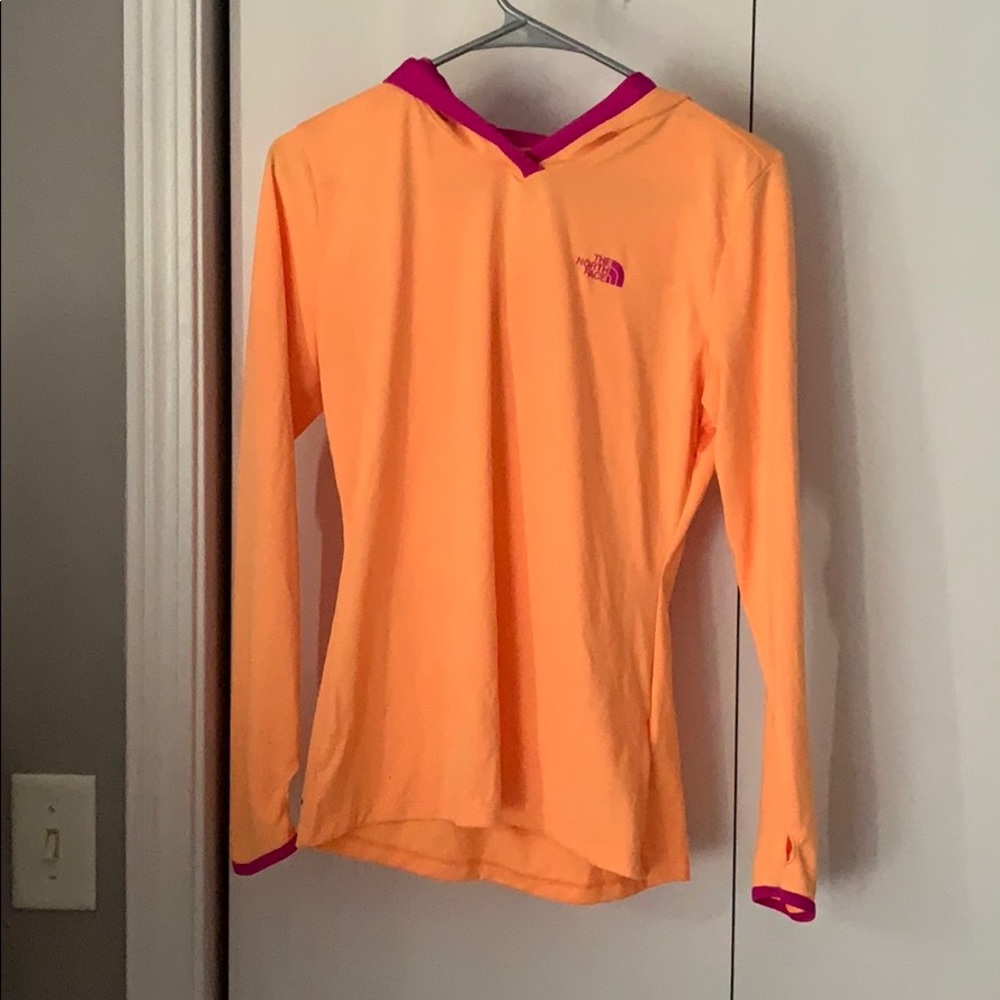 Lightweight shirt with hood